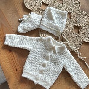 Infant Sweater Bonnet and Booties set. Looks to be handmade! No tags. Vintage